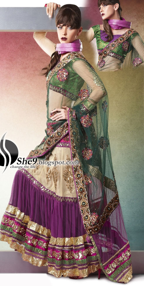 New fashion india Indian fashion trends are getting better every year, be it the clothing or the accessories. It has been observed that the latest fashion statements have arrived with a mix of 70’s to 90’s with the modern outfits.